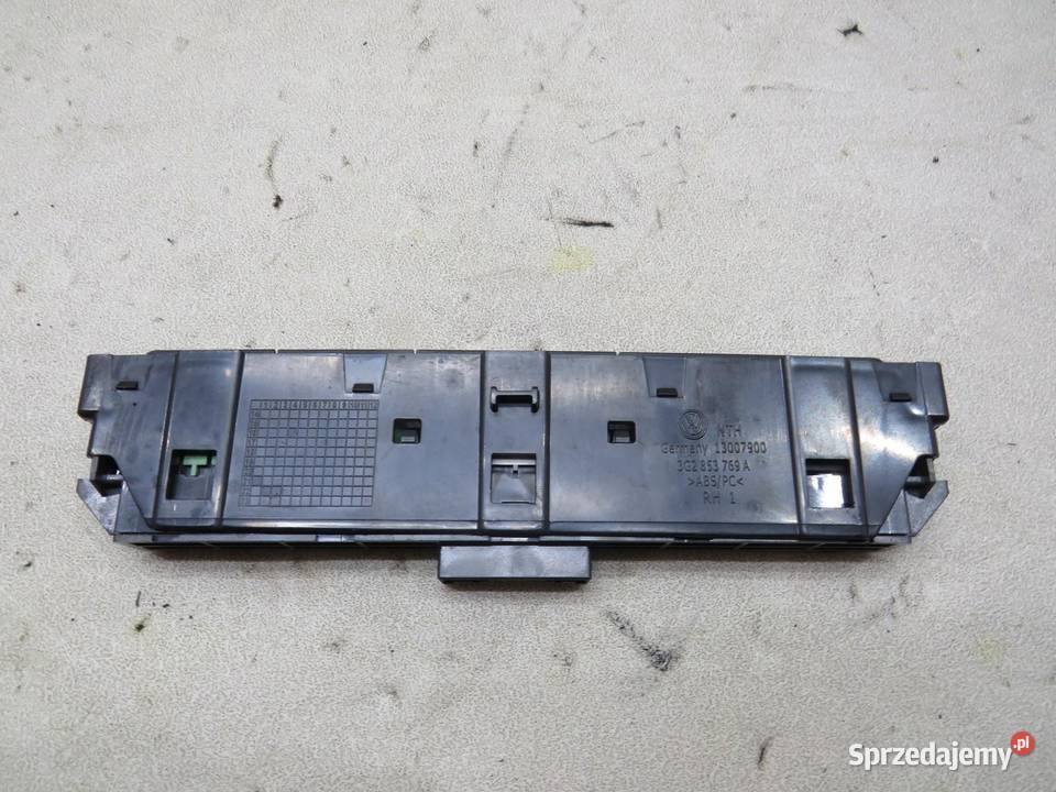 PANEL ŚWIATEŁ AWARYJNYCH PASSAT B8