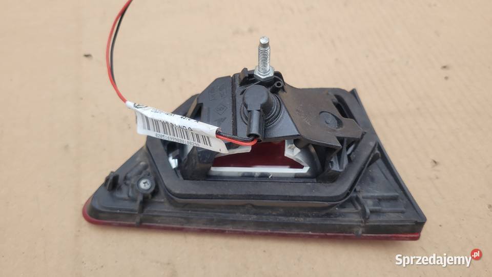 RENAULT CLIO 4 IV LAMPA PRAWY TYŁ W KLAPĘ UK osobowe