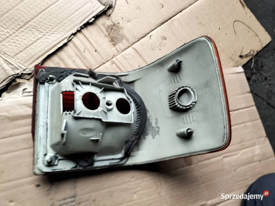 LAMPA TYŁ TYLNA LEWA AUDI 80 B3 BŁOTNIK Oświetlenie Kamień-Kolonia