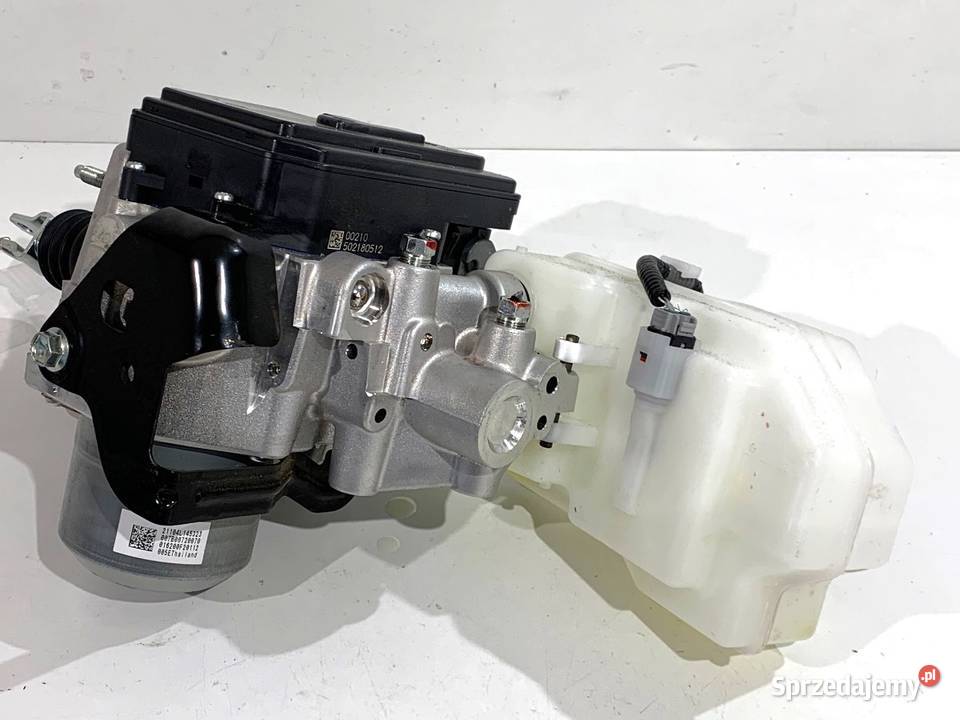 SERWO HAMULCOWE LEXUS LBX 4721052730 Crossover