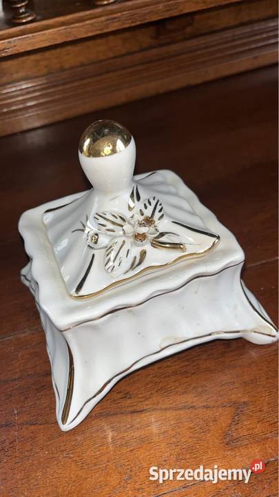 Puzderko na 4 nóżkach Bez sygnatury Antyki, Sztuka, Kolekcje Gdańsk