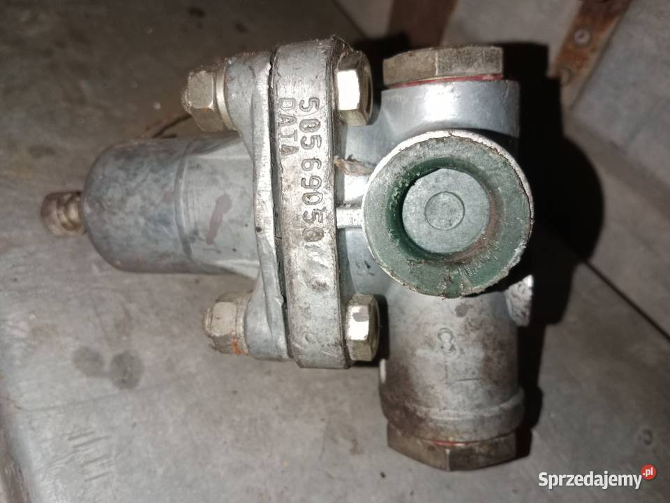 Regulator ciśnienia nowe oryginał 42480170 ursus