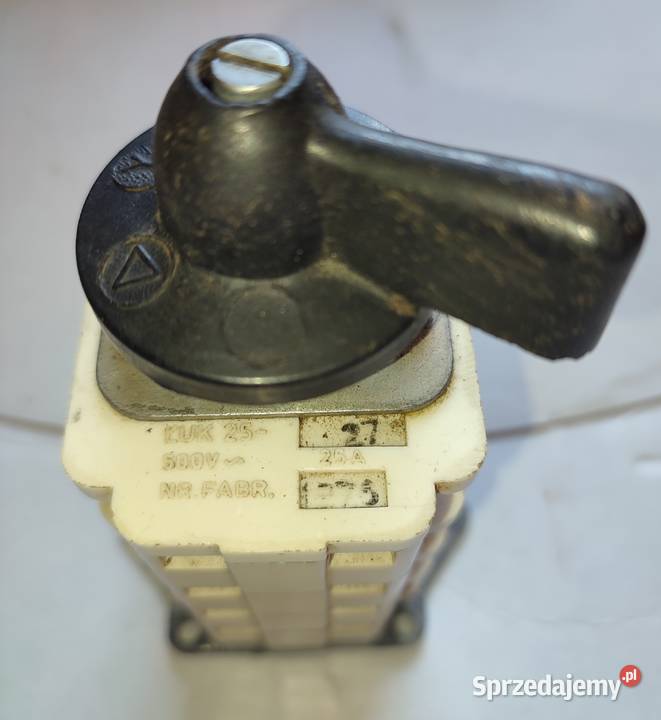 Przełącznik krzywkowy łuk 25 trójkąt gwiazda Police sprzedam