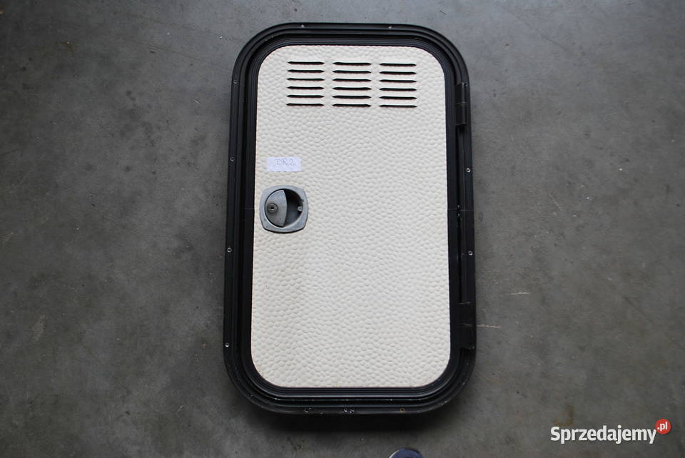 DRZWICZKI SERWISOWELUK BAGAŻOWY 66x41 VAT marża Grzebowilk