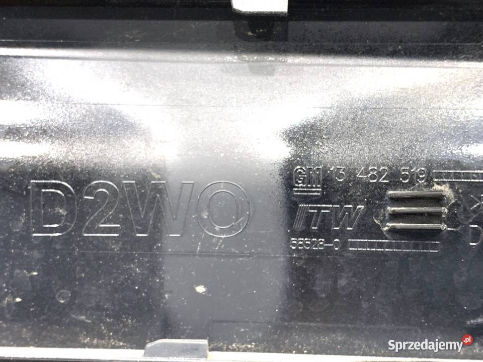 KLAPKA WLEWU PALIWA OPEL ASTRA K 13482519 Kombi osobowe Klapki wlewu paliwa