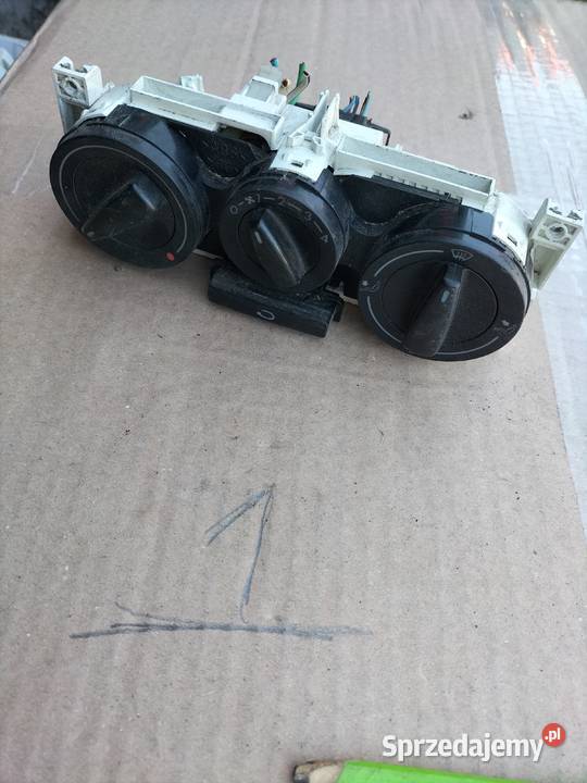 Panel nawiewu klimatyzacji 1J0819045F VW Polo 6N