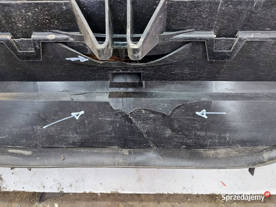 TESLA MODEL Y 2022r CHŁODNICE PAS PRZEDNI