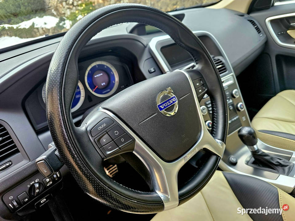 Volvo XC 60 163 RDesign Piękny I 20082017 isofix Zagnańsk