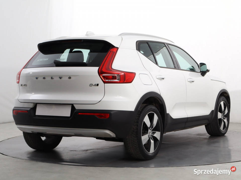 Volvo XC40 D4 AWD światła do jazdy dziennej Katowice