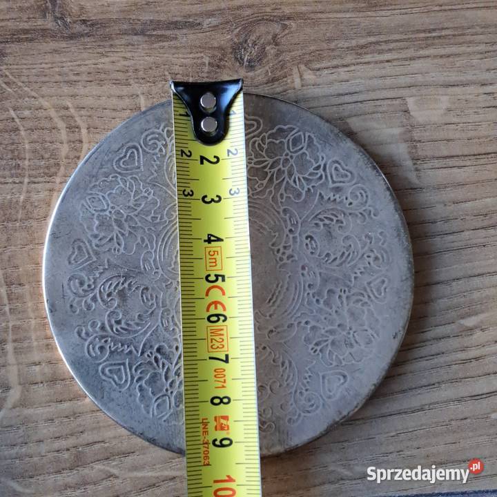 Komplet metalowych podkładek vintage grawerowane Domaszczyn sprzedam