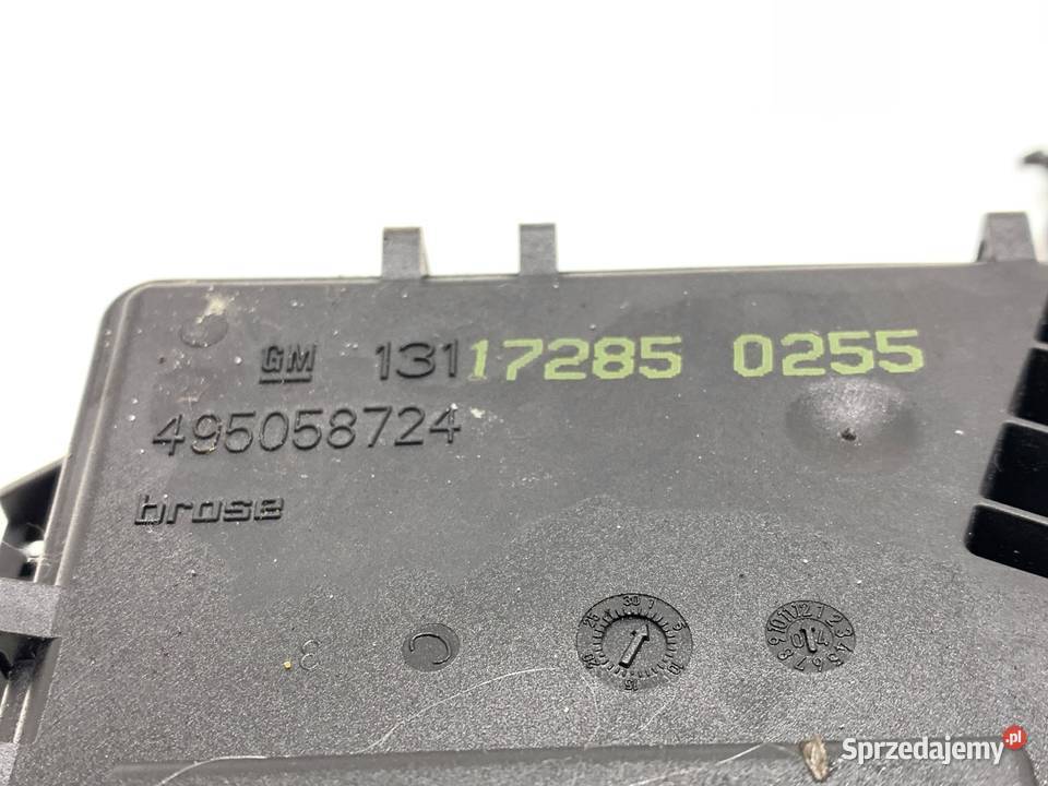 ZAMEK KLAPY TYŁ OPEL ASTRA H Hatchback 13117285 osobowe Zamki, wkładki i kluczyki