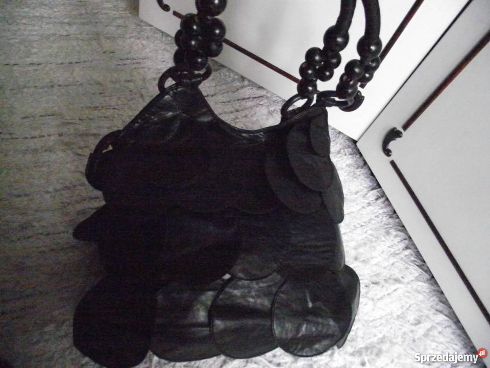 WŁOSKA CZARNA TOREBKA Z NATURALNEJ SKÓRY Piła