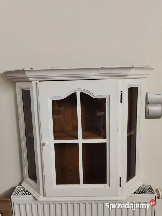 Przepiękne drewniane meble w stylu shabby chic