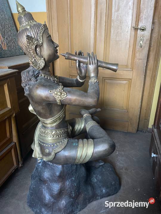 Wielki Budda z brązu Międzylesie