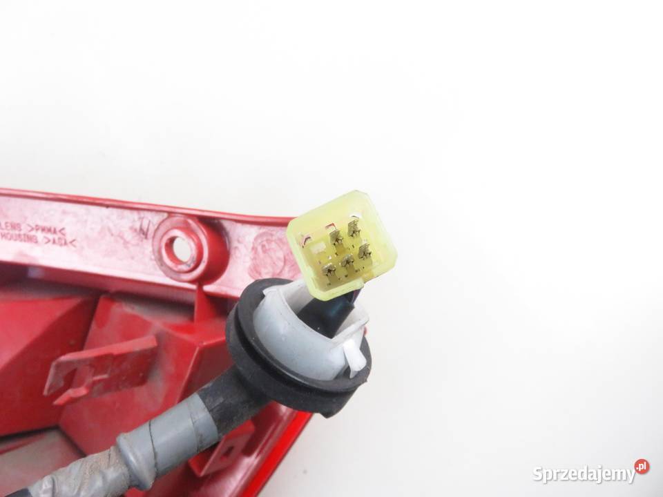 LAMPA PRAWA TYLNA SUZUKI SWIFT III osobowe