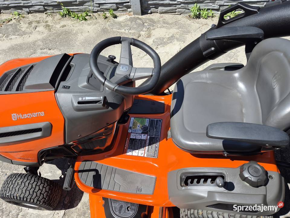 Traktorek ogrodowy kosiarka Husqvarna YTA 24V48