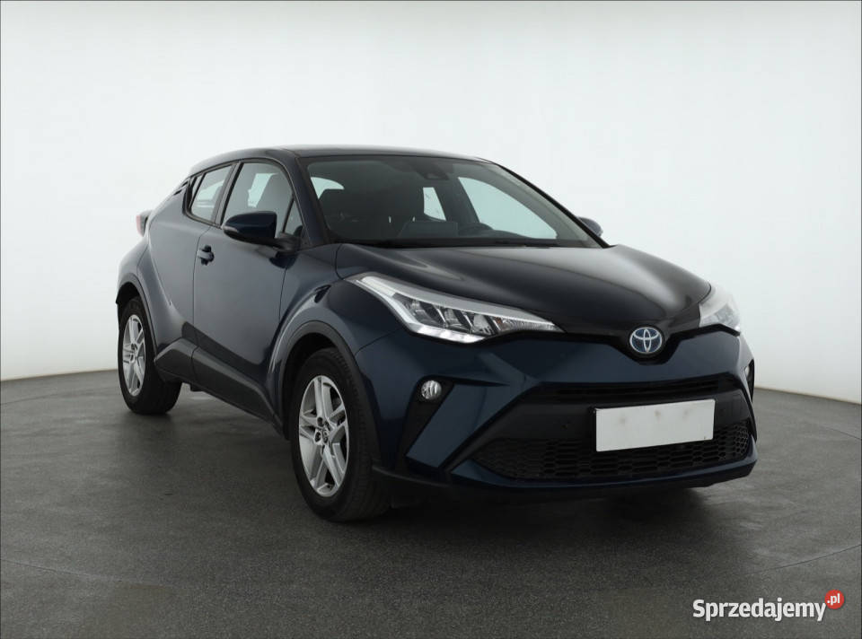 Toyota CHR 18 Hybrid Rok produkcji 2023 sprzedam