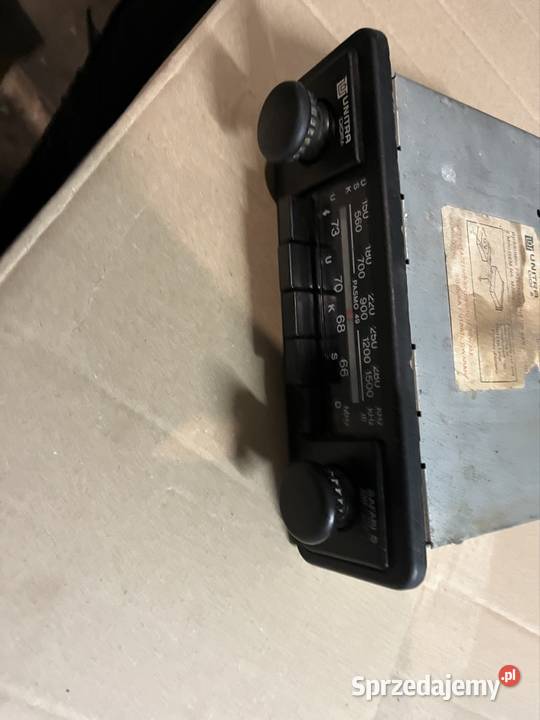 Radio samochodowe z czasów PRL Safari 5 Unitra