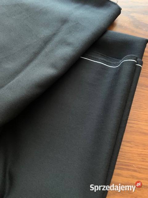 Materiał czarny PRL wełna szer140 dł 275 sprzedam