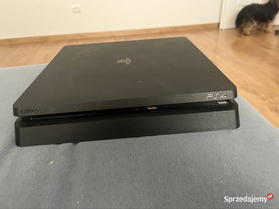 sprzedam PlayStation 4 z płytą GTA nową