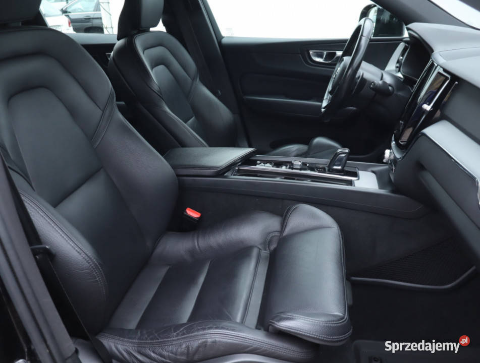 Volvo XC60 B4 AWD Łódź