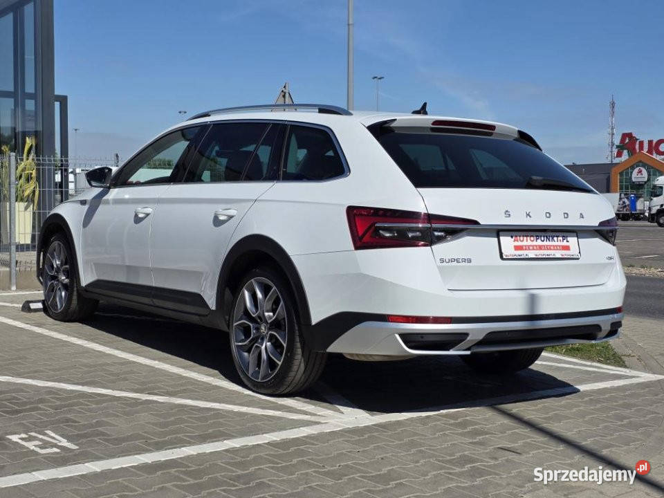 Skoda Superb 2022r FV23 bezwypadkowy 4x4 niski Poznań sprzedam