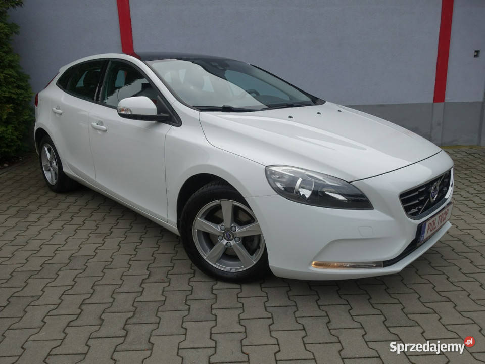 Volvo V40 16i Panorama Klimatronik Alu Światła Rok produkcji 2014 Częstochowa