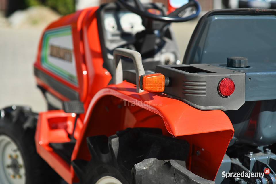 Hinomoto CX18 4x4 18 Tajęcina