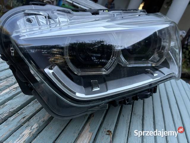 ReflektorLampa do BMW X1 F48 przed liftingiem Rok produkcji 2018 Szadek