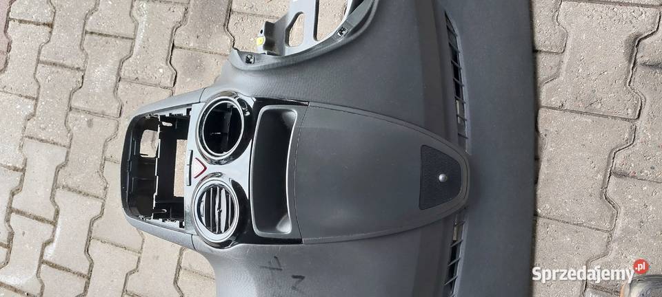 Deska rozdzielcza kokpit Opel Corsa D osobowe sprzedam