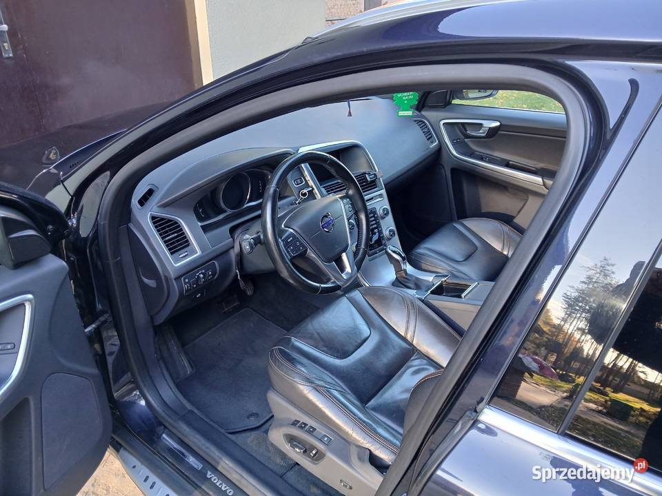 VOLVO XC 60 2016 24D 240 mazowieckie Lasek