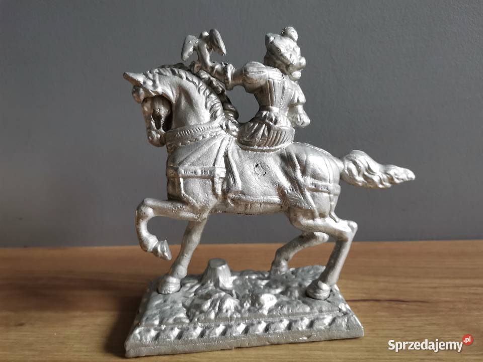 Stara metalowa figurka Amazonka odlew PRL Siemianowice Śląskie