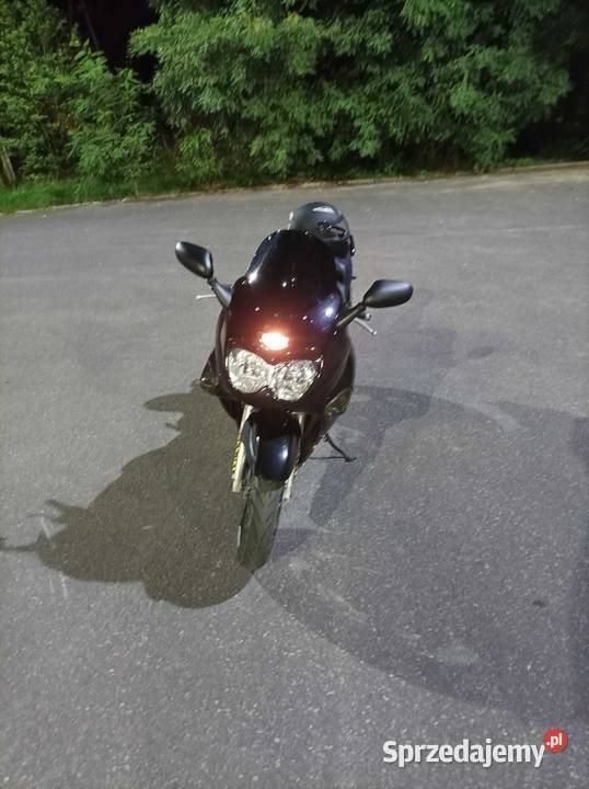 suzuki gsxf600 gsxf750 wszystkie częśći gaźnik Moszyce sprzedam