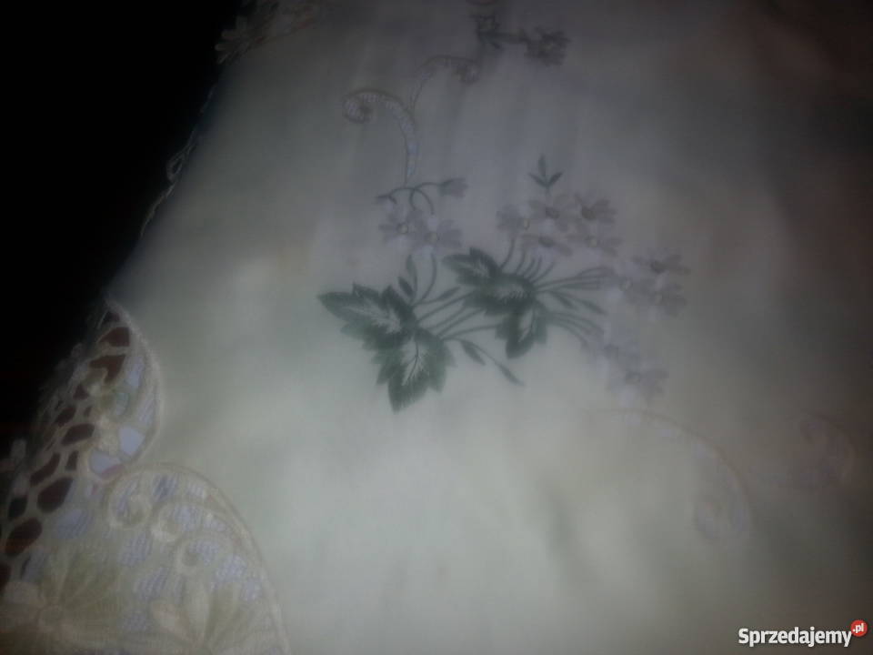 Obrus bladozolty wyszywany 8080 Obrusy i serwety Kraków