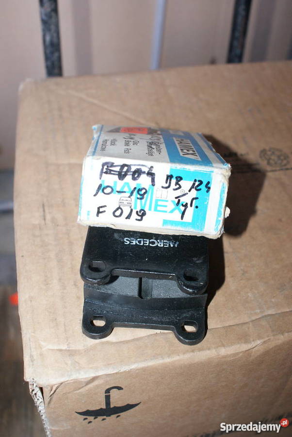 KLOCKI HAMULC DB W123W126 TYŁ