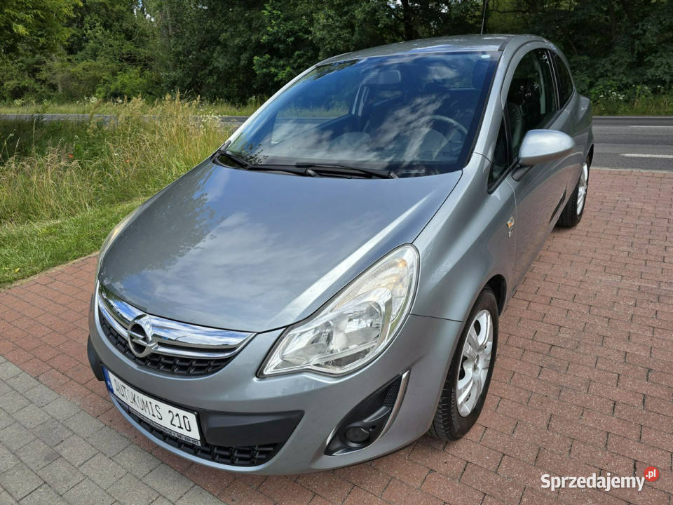 Opel Corsa Opel Corsa 12 benzynka z klimatyzacja 86KM Cielcza