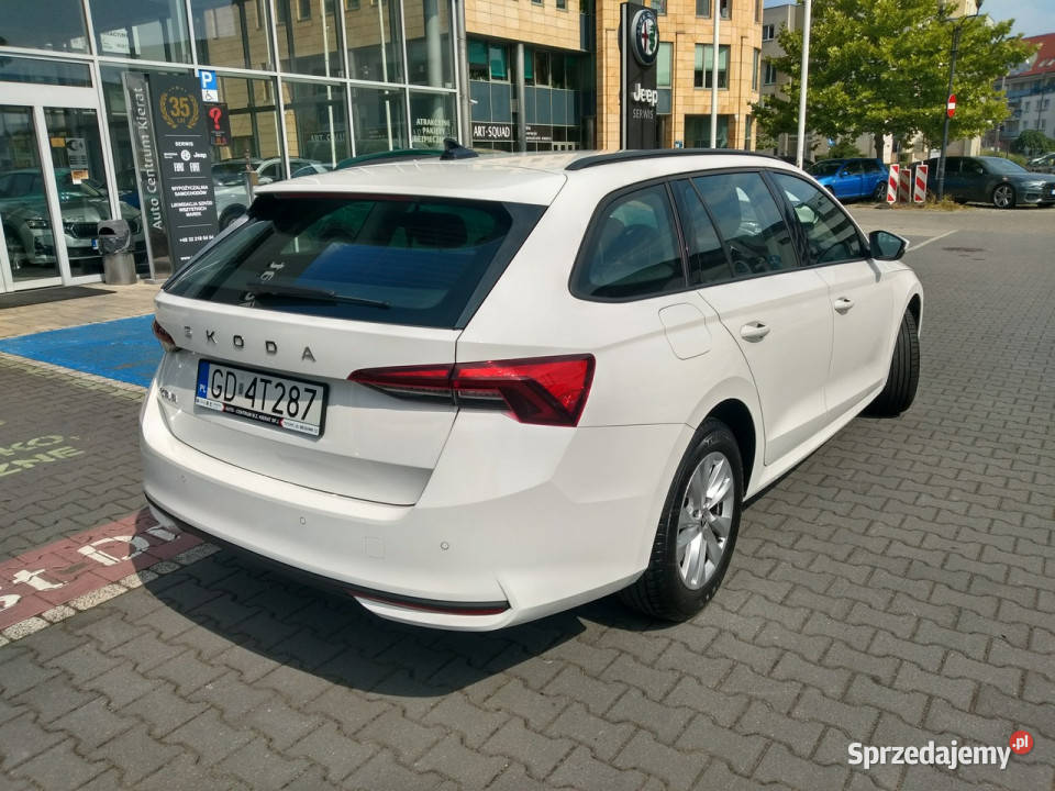 koda Octavia 15 TSI 115 essence smartlink lane nieuszkodzony Samochody osobowe