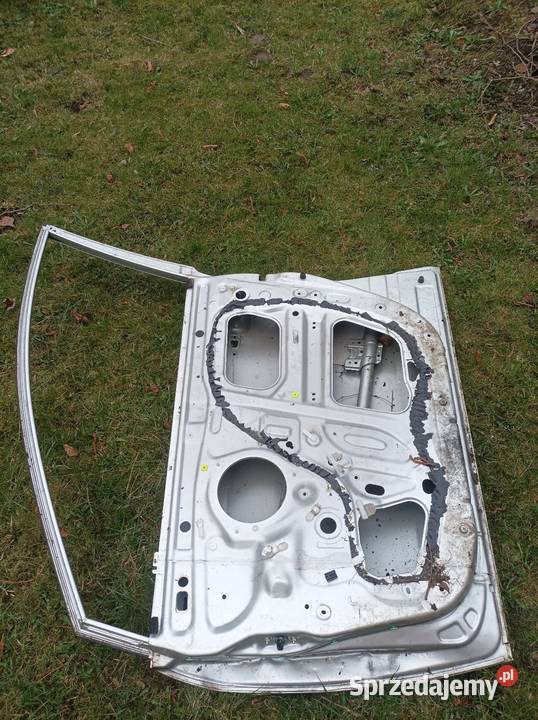 Toyota Corolla Verso drzwi prawy przód Skoczów
