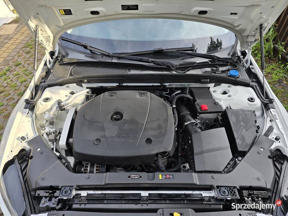 Volvo S60 T5 250 skóra 67 przebiegu biała perła Józefów