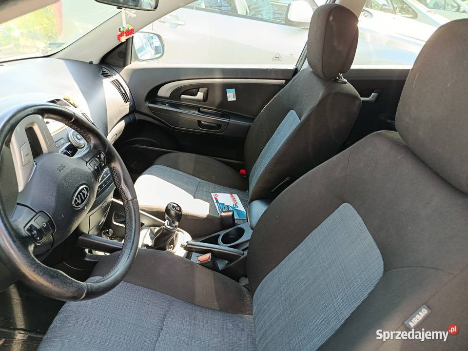 Kia Ceed 16 9270 kW 2010 r dawca części osobowe wielkopolskie Szklarka Myślniewska sprzedam