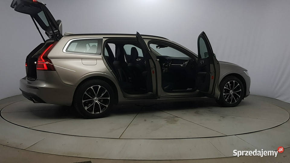 Volvo V60 B4 D Momentum Pro Z Polskiego Salonu elektryczne lusterka Volvo Warszawa