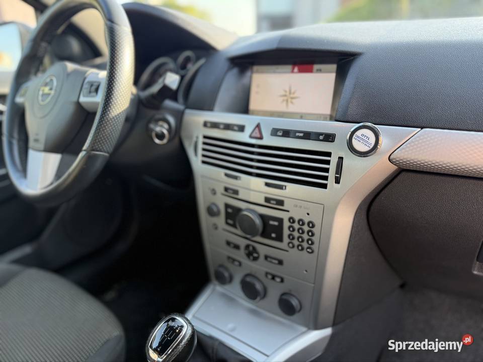 Opel Astra GTC 2010 18 140 Xenon Klimatronic PDC nieuszkodzony Astra Przyszowice