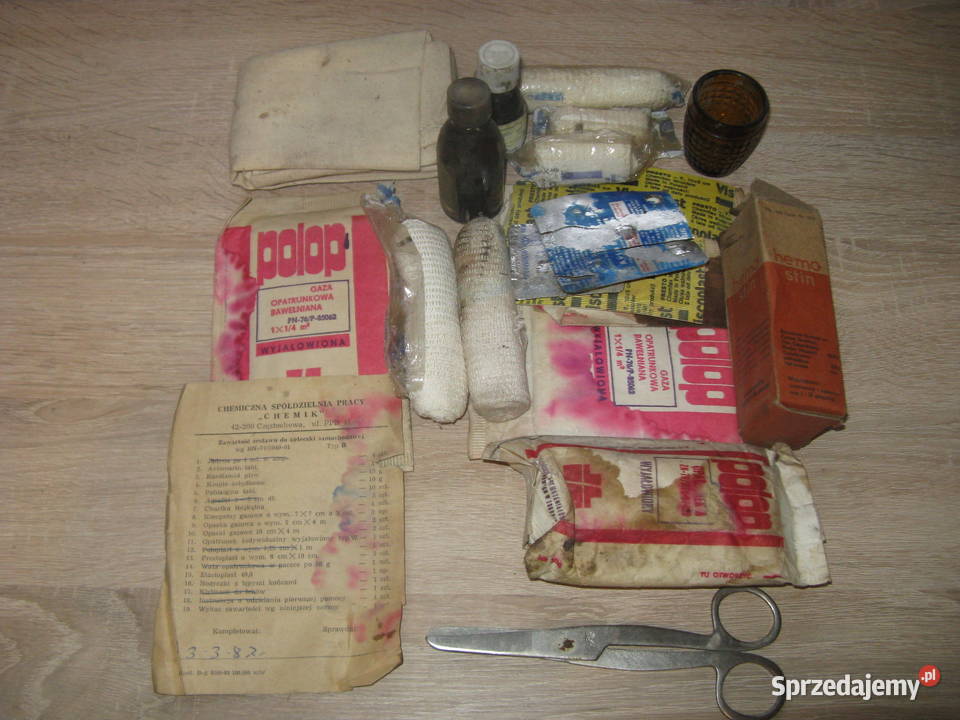 apteczka samochodowa zabytkowa kompletna