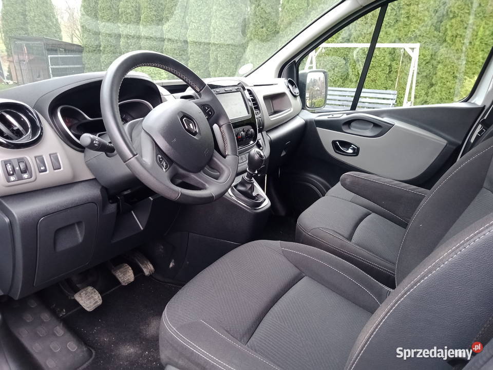 sprzedam renault trafic long brygadówka 6osobowy 55200km