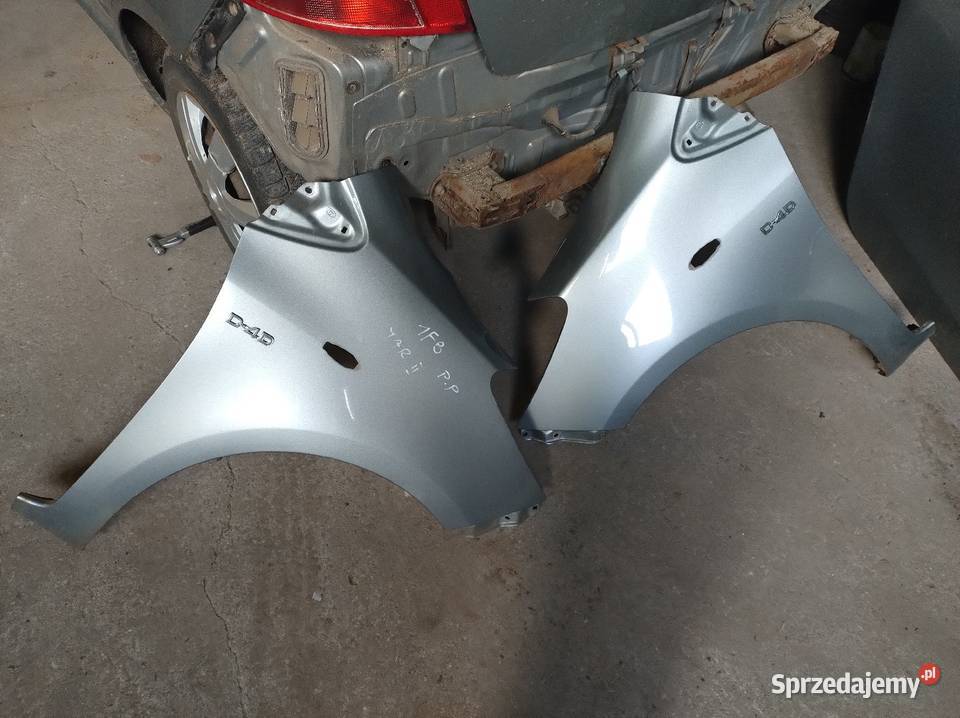 Błotnik Przedni Prawy Lewy 1F8 Toyota Yaris II Elbląg
