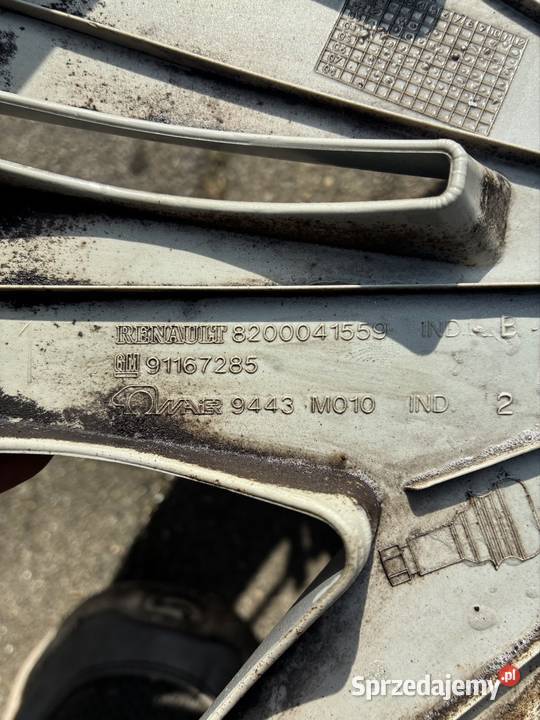 Oryginalny kołpak Nissan 16