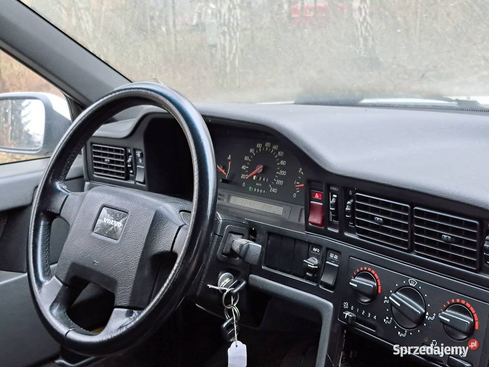 Volvo 850 25 benzyna 170 00 grama rdzy ABS Oleśnica