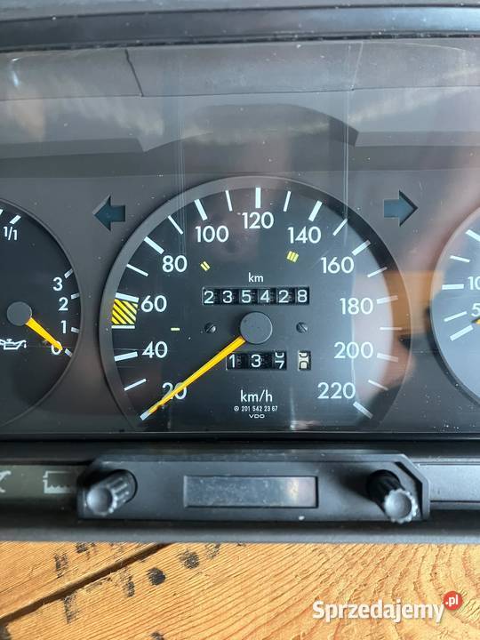 Mercedes 190 w201 Liczniki do Benzyna na graty osobowe Kraśnik