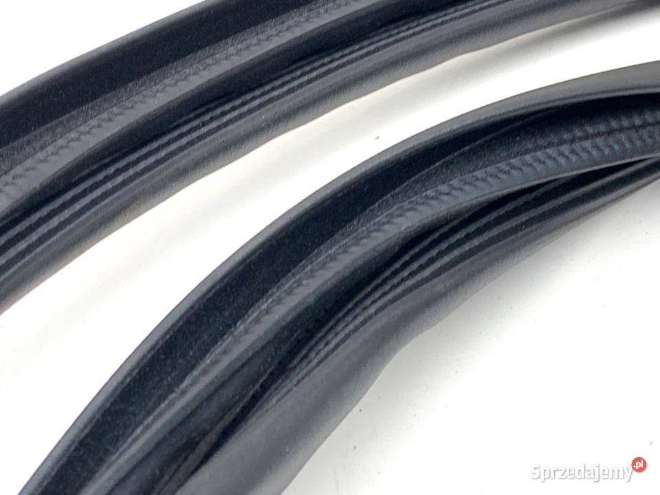 USZCZELKA DRZWI TYŁ LEWA LEXUS LBX Crossover