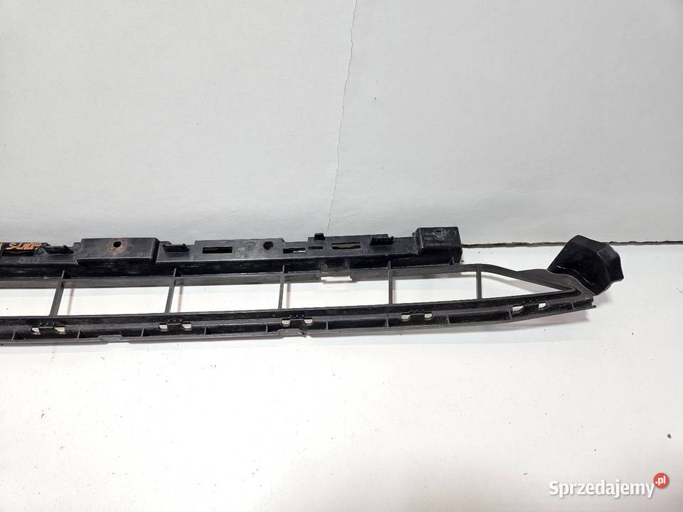 AUDI A4 B9 SLINE KRATKA ŚRODKOWA ZDERZAKA PRZÓD